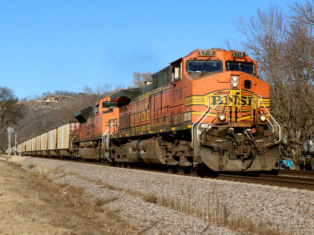 BNSF 5710